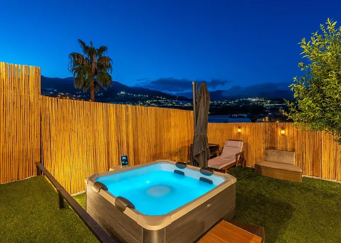 The Secret Garden - Jacuzzi Privata E Relax A Apartmán