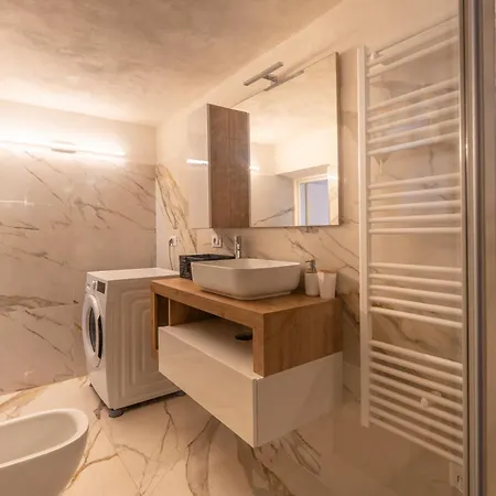 Daire The Secret Garden - Jacuzzi Privata E Relax A